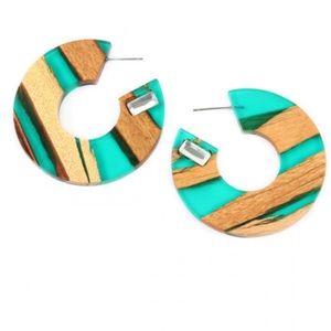 FREE w/ PURCHASE: Riah Fashion Teal Resin/Wood Post Hoop Earrings